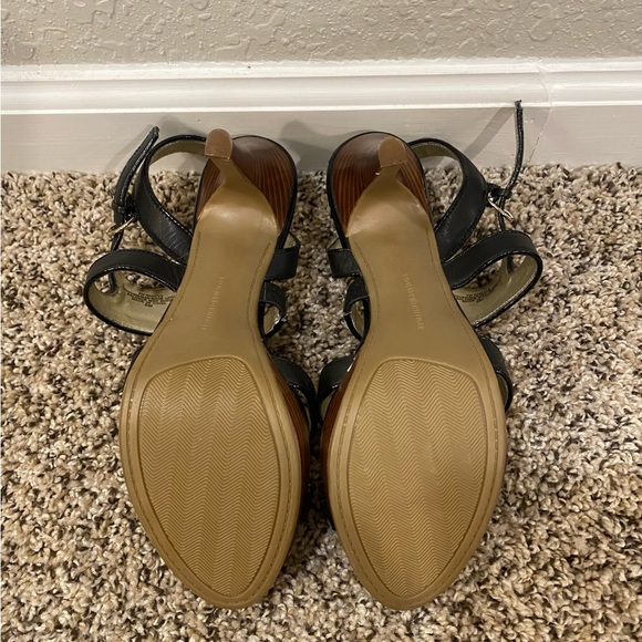 Tommy Hilfiger Heels - Picture 4 of 14